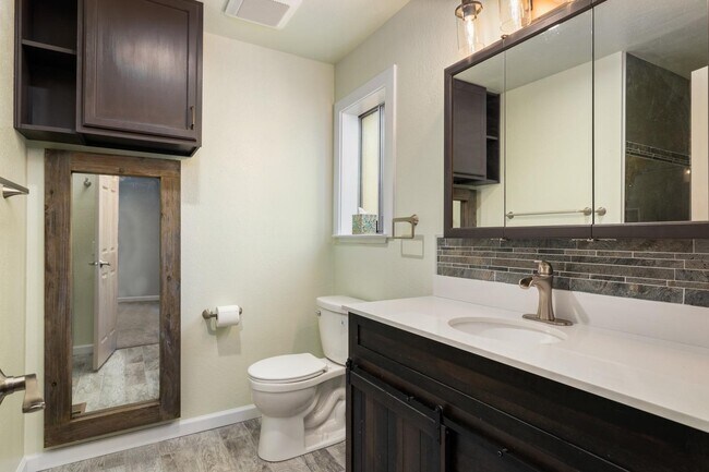 Building Photo - 17434 Virginia Way