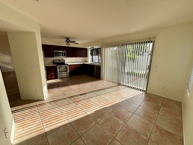 Building Photo - Beautiful Home in Shadowridge