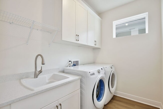 Building Photo - Gorgeous 4/3 Residence with a Private Back Lanai and a 2 Car Garage in the Delightful Laureate Pa...