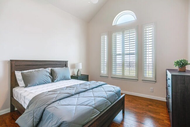 Building Photo - 2045 Weston Rd