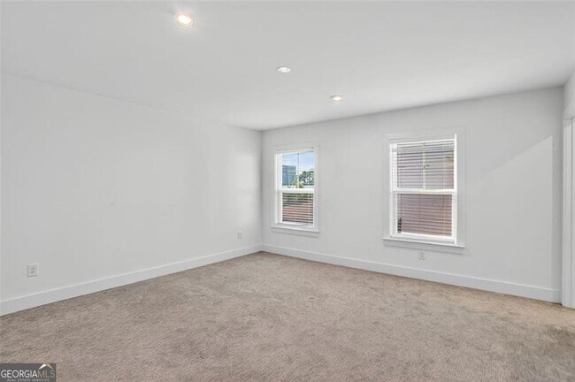 Building Photo - 608 Avondale Pk Cir