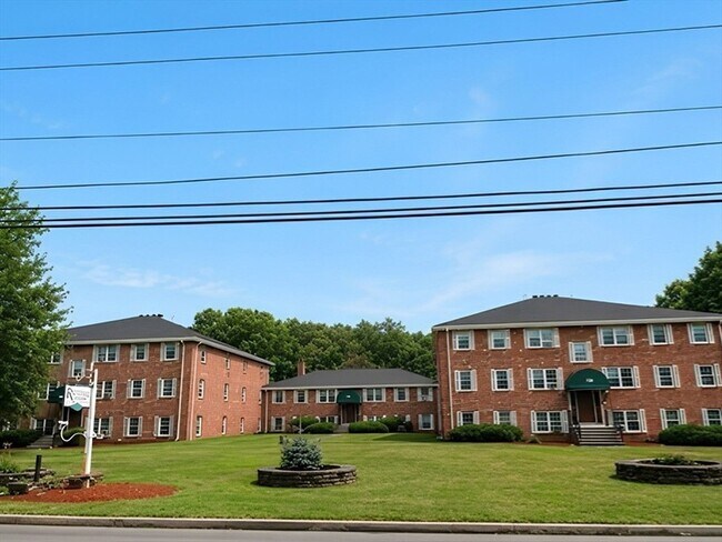 Building Photo - 180 Tyngsboro Rd