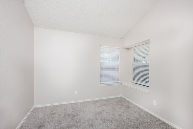 Building Photo - 1416 Horncastle St