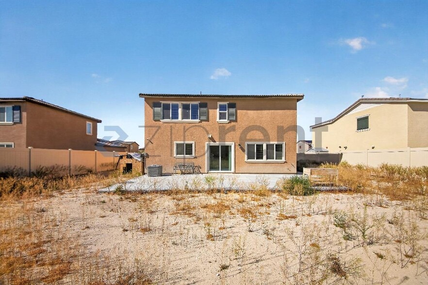 Building Photo - Unit