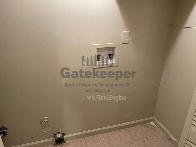 Building Photo - 333 Riverbrook Trail