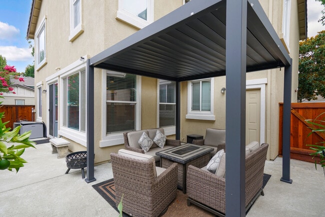 Building Photo - 5884 Cedarwood Cmn