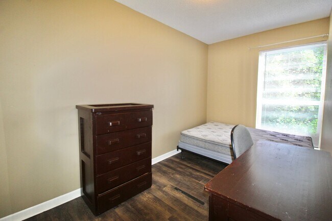 Building Photo - 1342 Hunters Rd