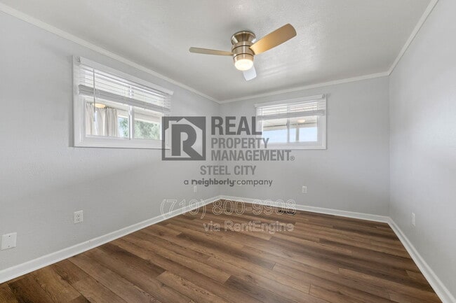 Building Photo - 903 W 15th St