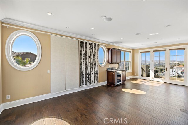 Building Photo - 18 Via Cima