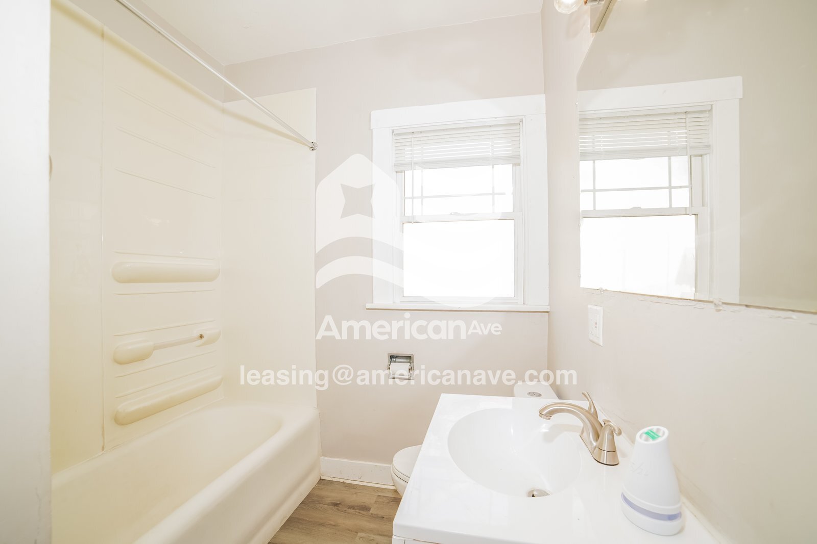 Building Photo - 908 E McClure Ave