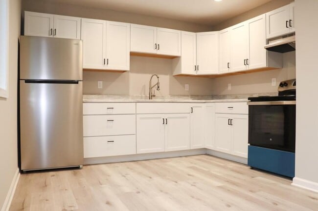 Building Photo - 12 Rockridge Ct