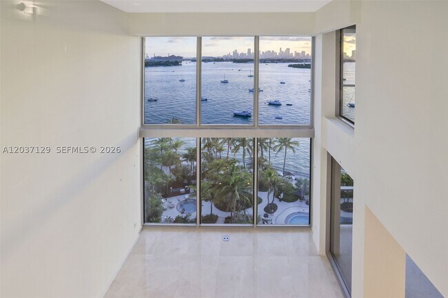 Building Photo - 1500 Bay Dr E