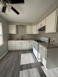 Building Photo - 5018 Forest Park Pl