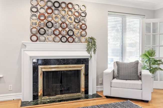 Building Photo - 221 Brighton Way