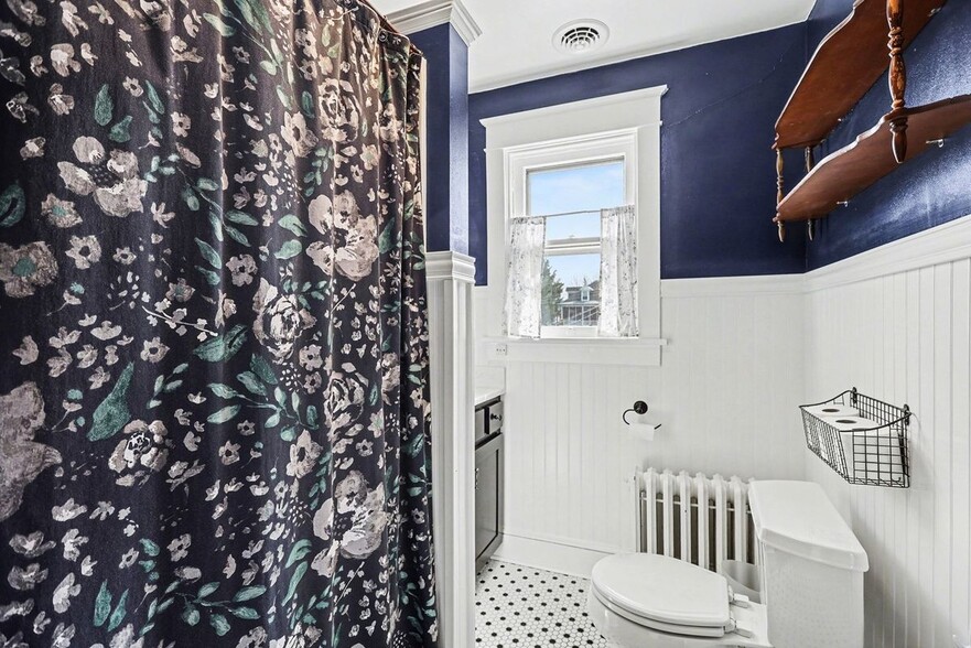 Building Photo - 144 Seminary Ave