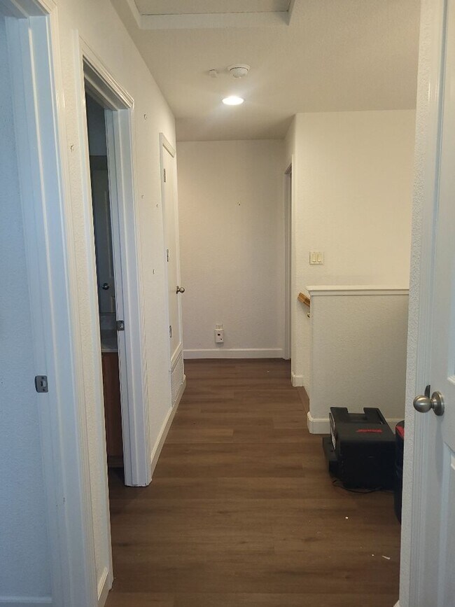 Building Photo - 2222 San Remo Dr
