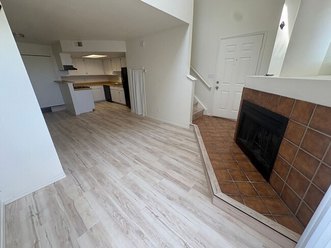 Building Photo - Cozy 1 Bedroom