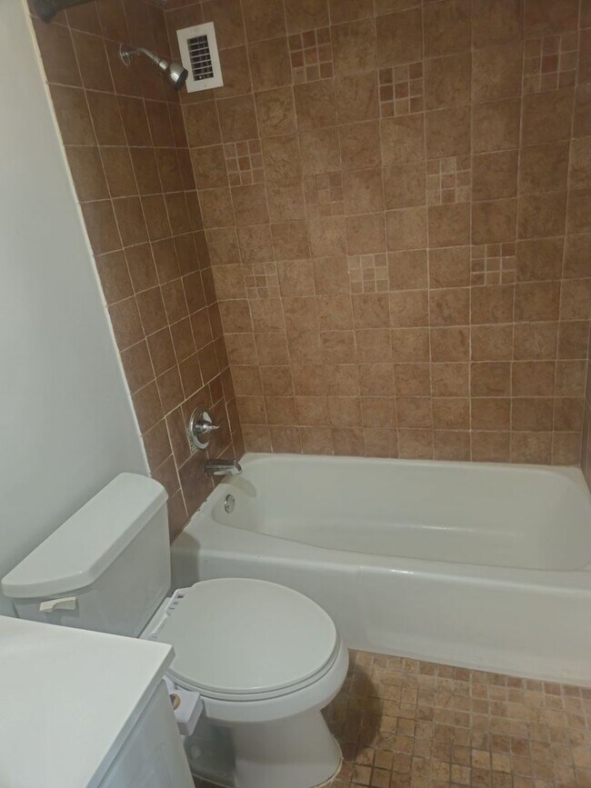 Building Photo - 3801 S Ocean Dr