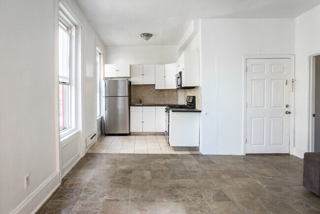 Building Photo - 853 Harrison Ave