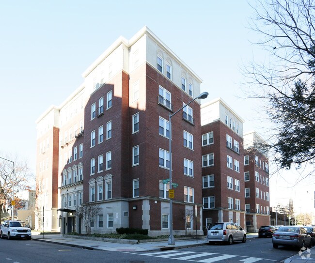 The Ritz 1631 Euclid St NW Washington DC 20009 Apartment Finder