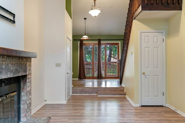 Building Photo - 1090 Sundering Dr