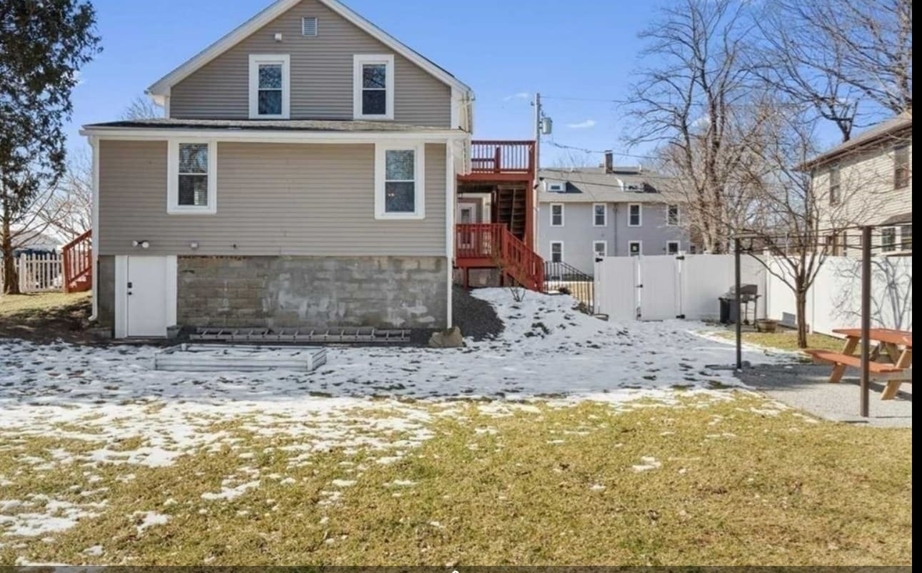 Building Photo - 38 Watch St