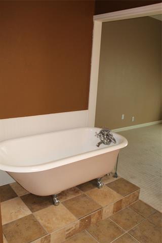 Building Photo - 18712 Voss Rd