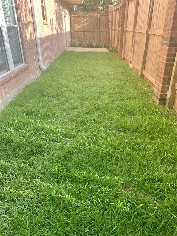 Building Photo - 1942 Fairview St