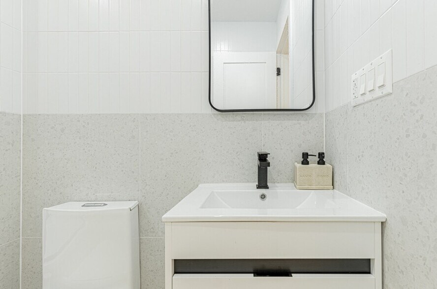 Building Photo - 1255 Decatur St