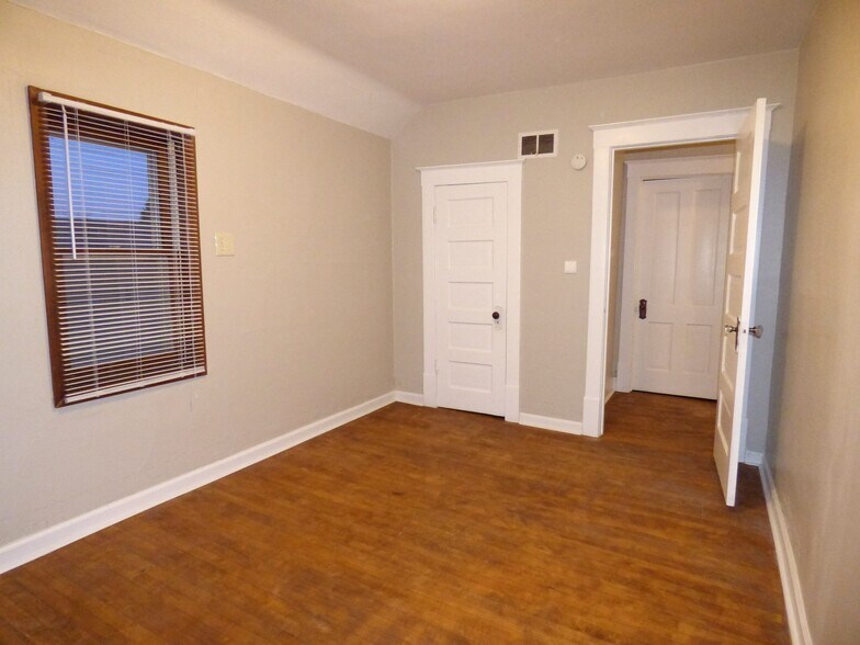 Upstairs Bedroom - 1510 13th Ave E