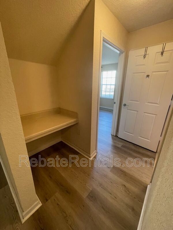 Building Photo - 10075 Gate Pkwy N