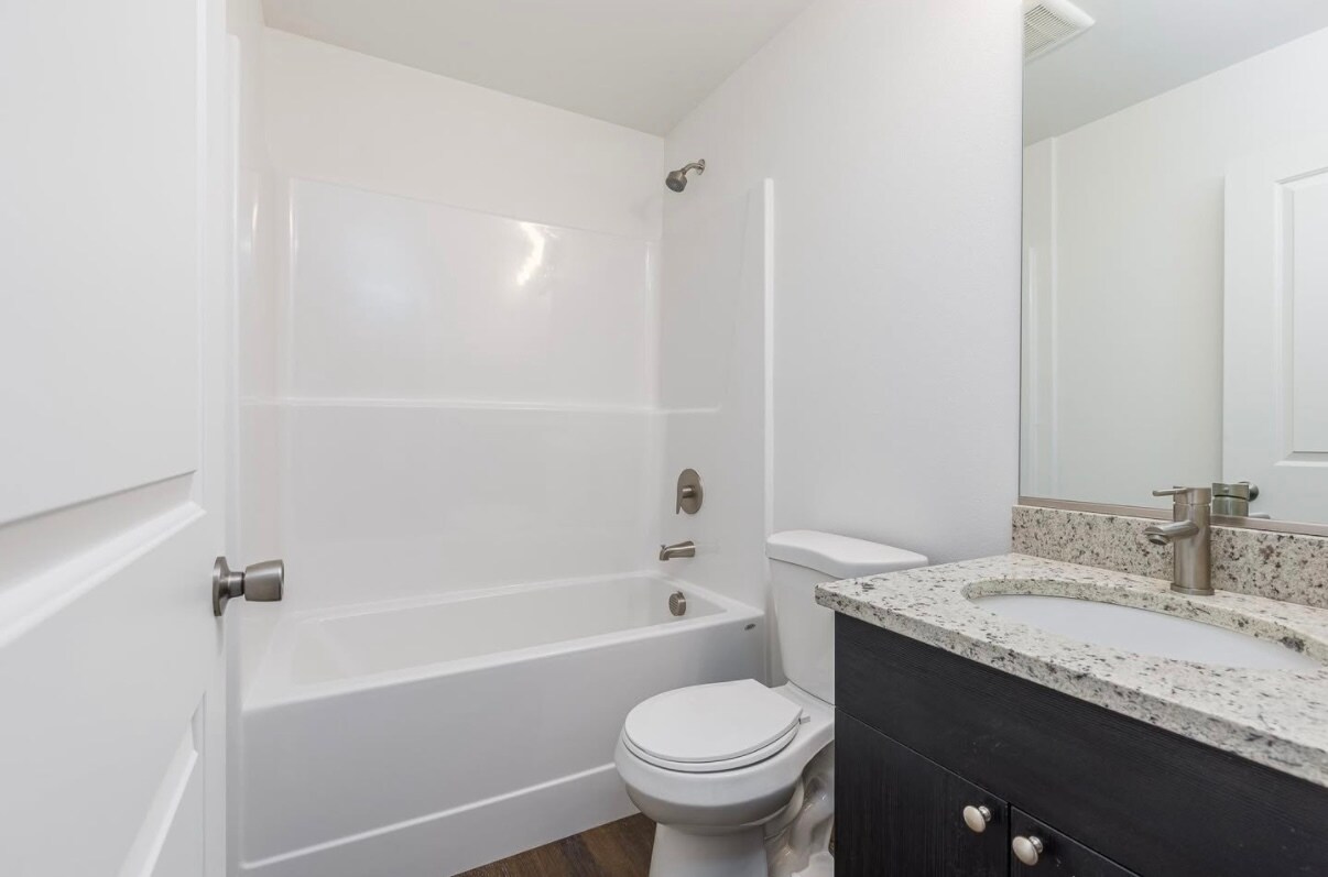 Building Photo - 485 S 38th Ave