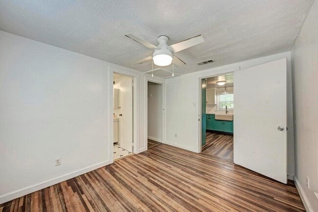 Building Photo - 1407 Leona St