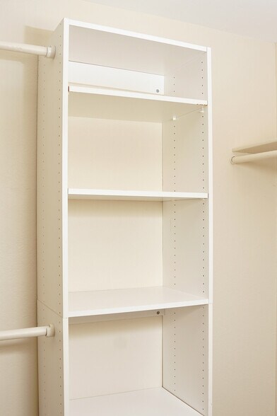 Building Photo - 4095 Rosenda Ct