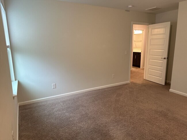 Building Photo - 5029 Castleoak Dr