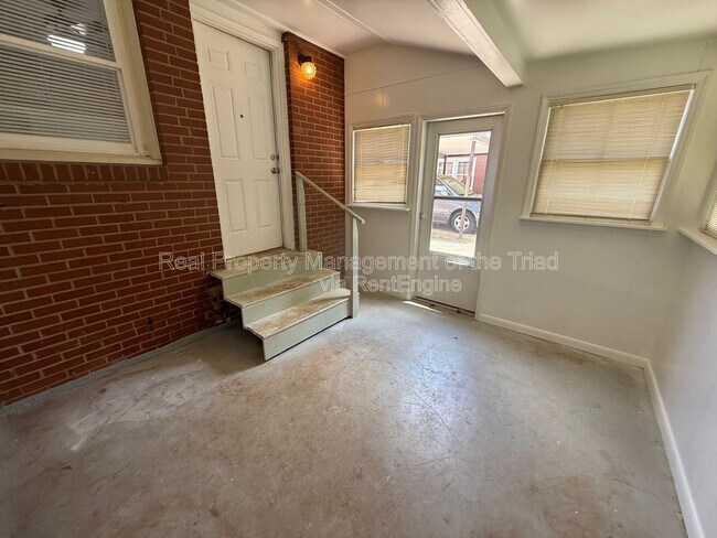 Building Photo - 2700 Brightwood Ct