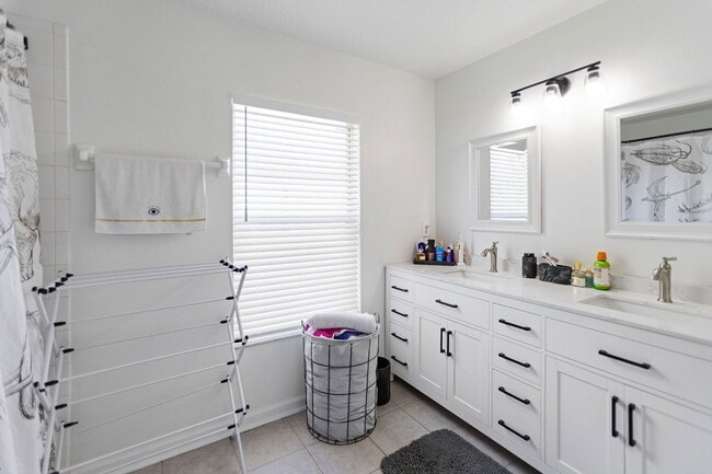 Building Photo - 2718 Conch Hollow Dr