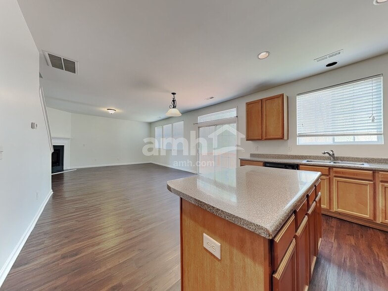 Building Photo - 6001 Ricker Rd