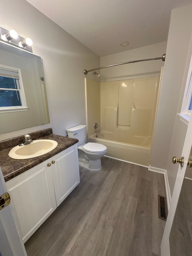 Building Photo - Salem 4 BR Home