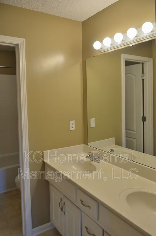 Building Photo - 15914 S Clairborne St