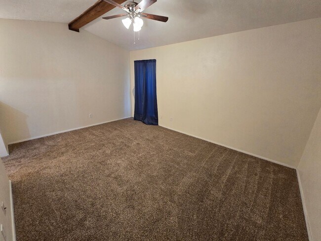 Building Photo - College Station -2 bedroom/ 2.5 bath - 2 story condo -Complex has a Pool.