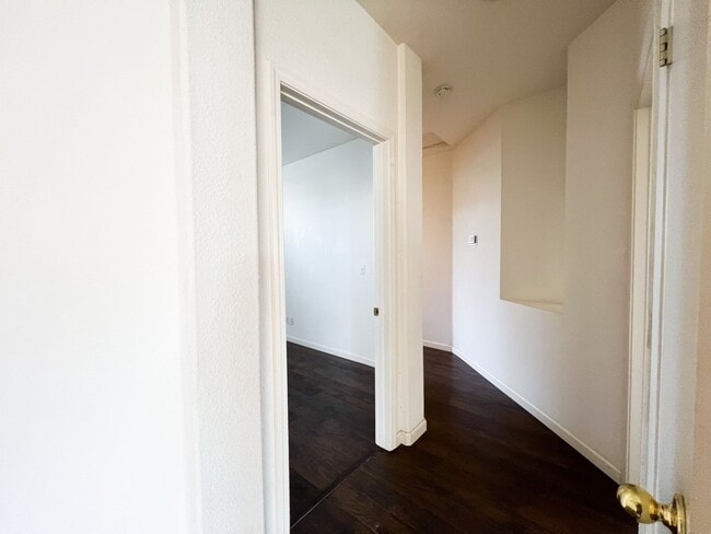 Building Photo - Corner Lot in Windrift Community