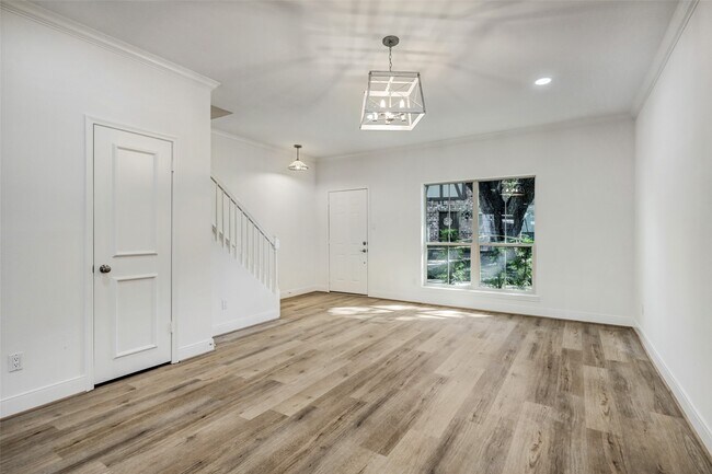 Building Photo - 14715 Barryknoll Ln