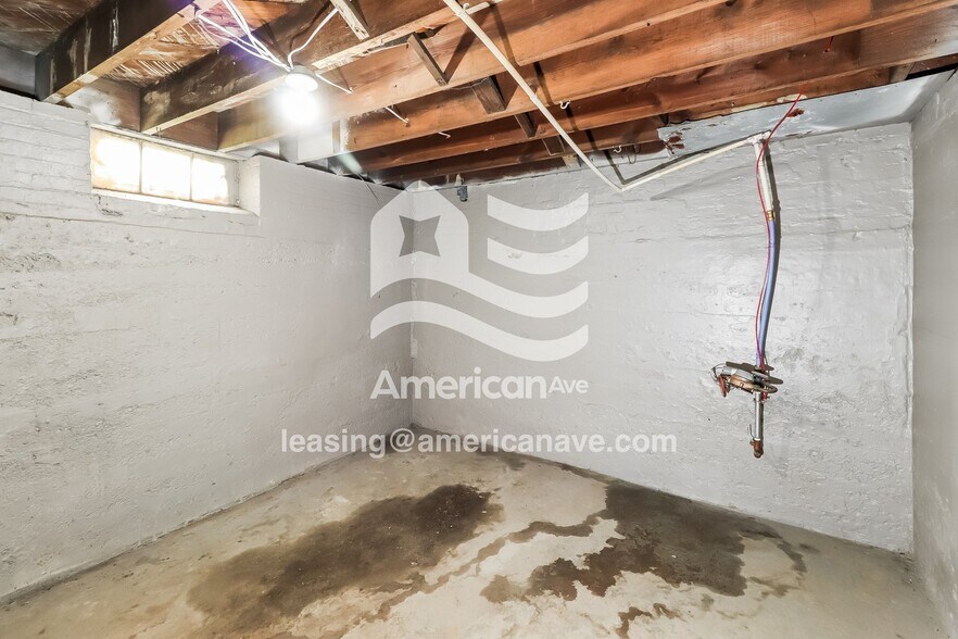 Building Photo - 831 S Walnut St