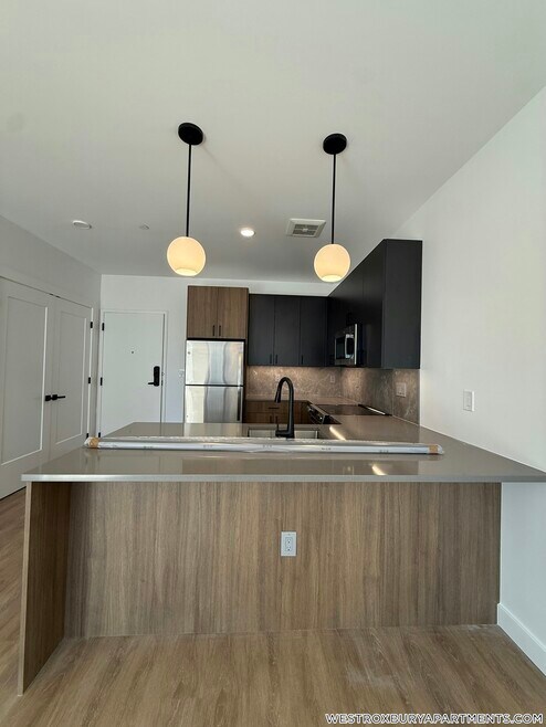 Building Photo - 199 Gardner St