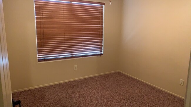 Building Photo - 3 Bedroom - 2.5 Bath - 1395 Sq. Ft. Home f...