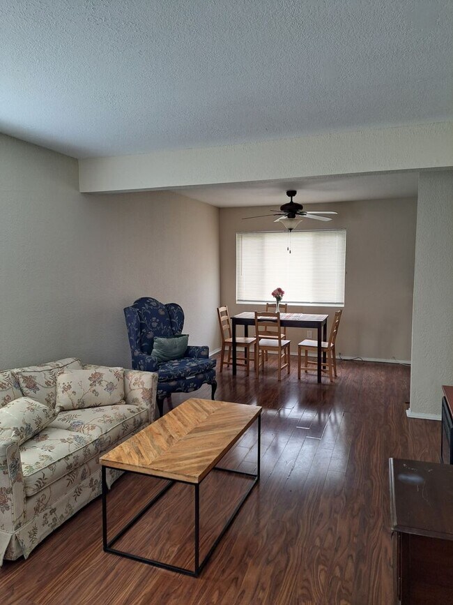 Building Photo - 1835 Carmona Ave