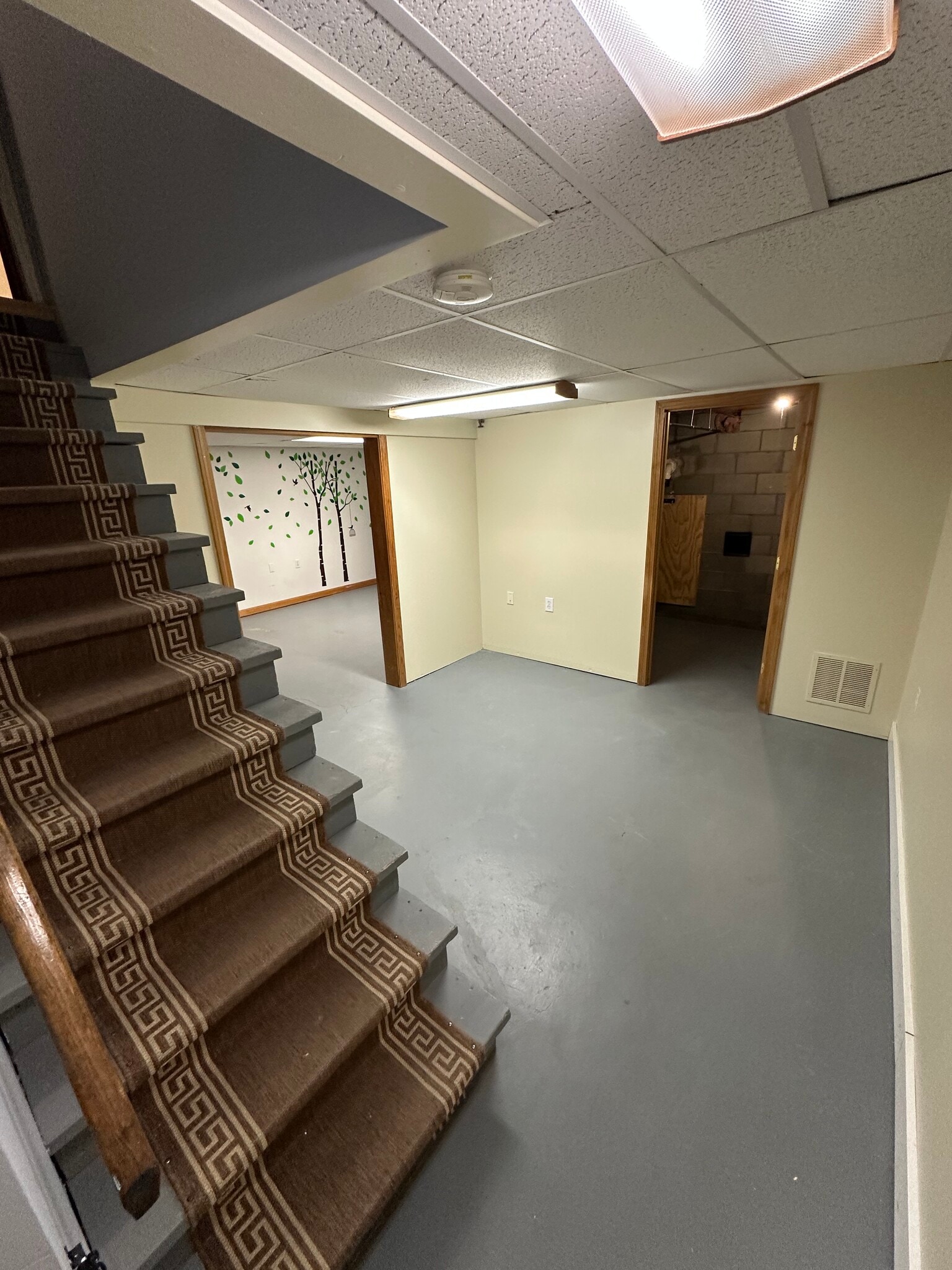 Building Photo - 6 Oakwood Ln