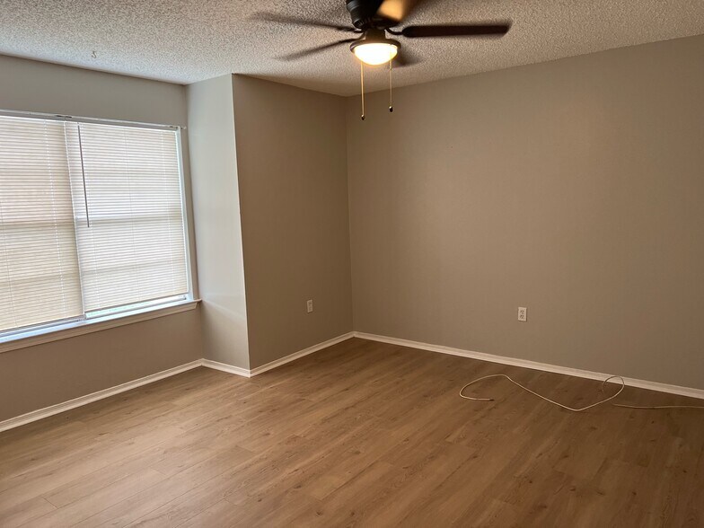 Building Photo - 1140 Shilo