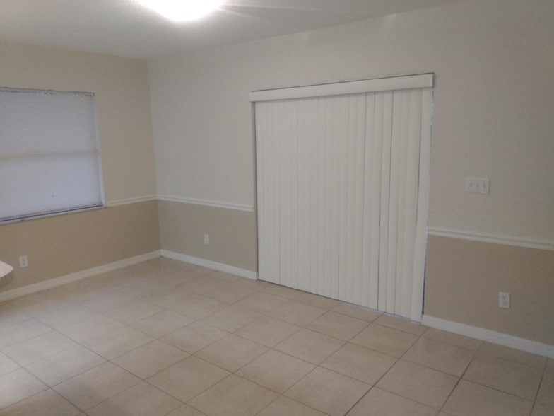 Building Photo - 7446 Pond Cir